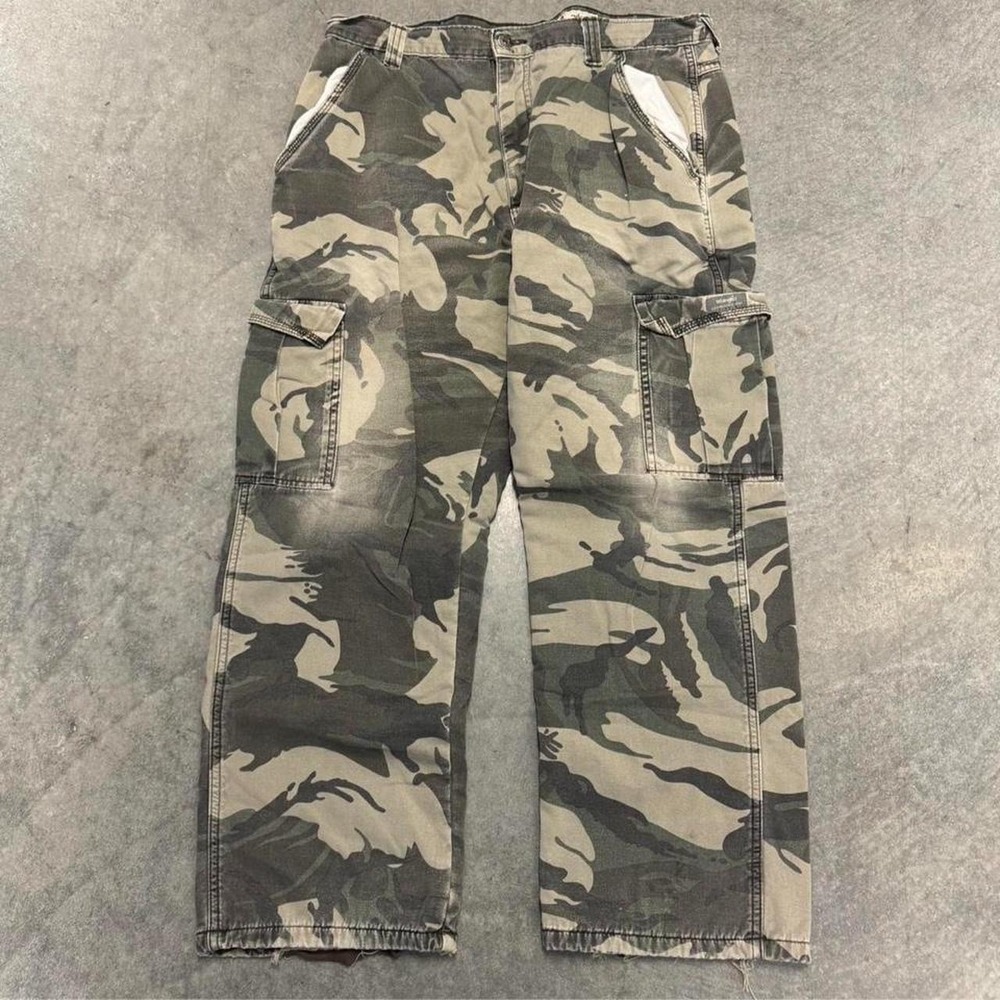 Men's RealTree Winterized Camouflage Cargo Pants Wrangler Straight Leg 34x28
